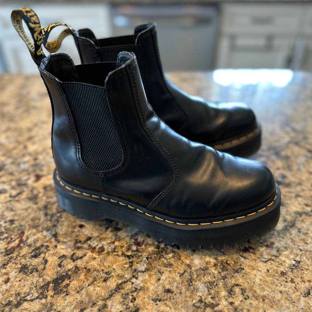 Dr. Martens 2976 Black Smooth Leather Platform Chelsea Boots US 8